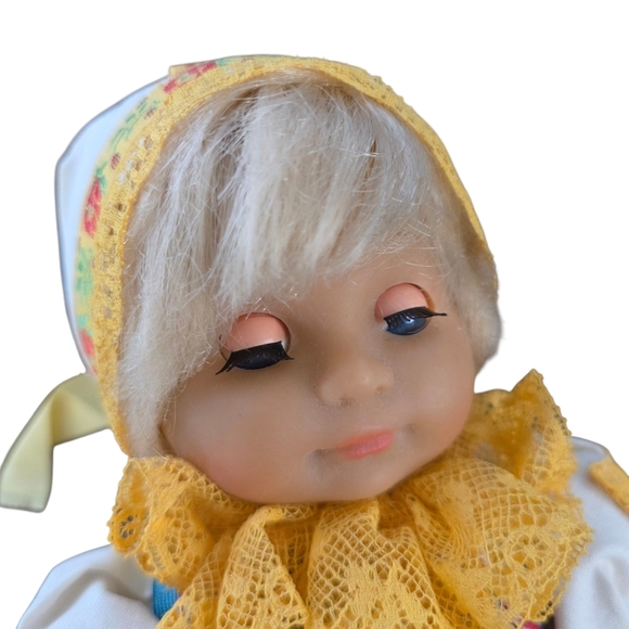 🌼 Vintage European Folk Doll – Handmade Traditional Costume – Collectible 10” D - Picture 5 of 5